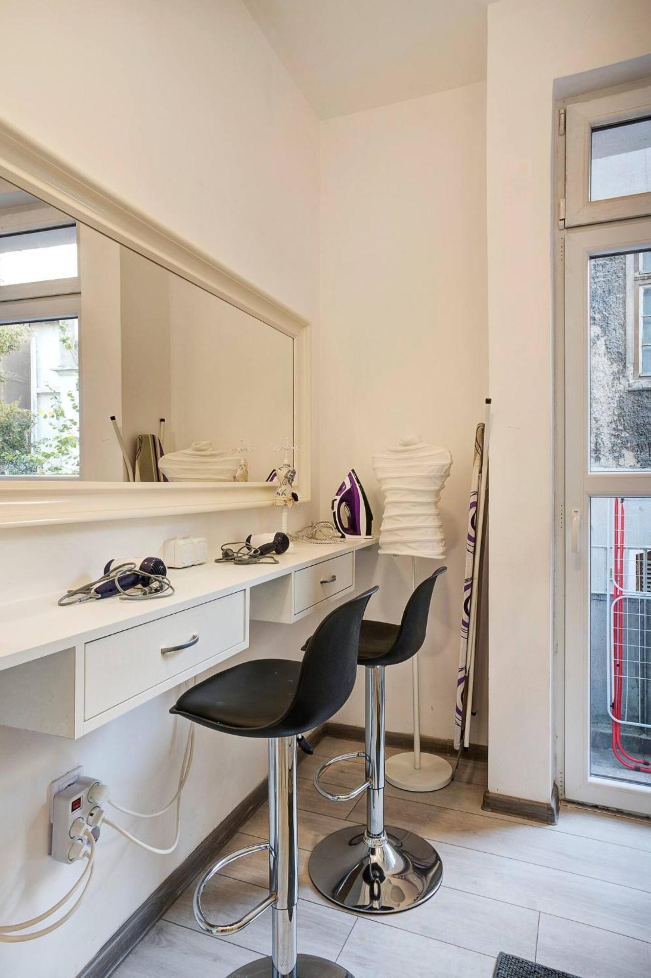 10 Seconds Away From The Main Street, Free Secured Parking Lejlighed Sofia Eksteriør billede
